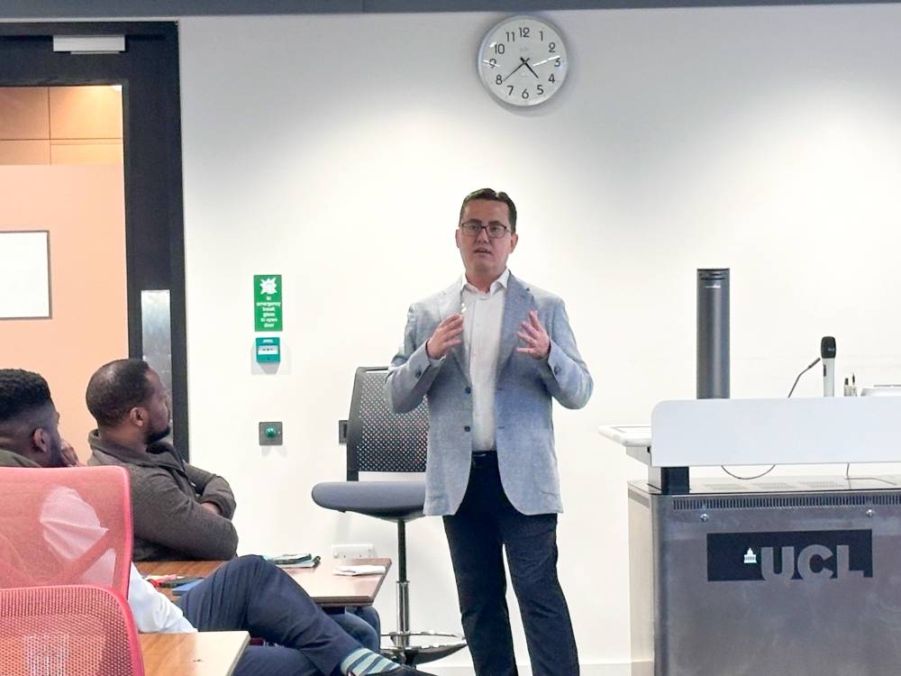 تجربة قطر في القطاع الصحي تعرض على قادة مستقبل الصحة في جامعة UCL البريطانية من قبل الرئيس التنفيذي لمستشفى ذا فيو