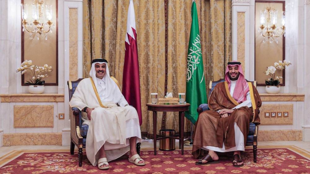 صاحب السمو يلتقي ولي العهد السعودي بالرياض